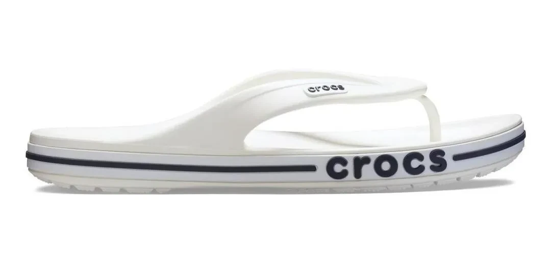 Chinelo Crocs Bayaband Flip White/Navy | Frete Grátis e Oferta! Chinelo Crocs - Chinelo Crocs Bayaband Flip White/Navy