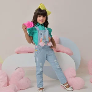 Macacão Jeans Infantil - Macacão Jardineira Jeans Mini Diva Pompom