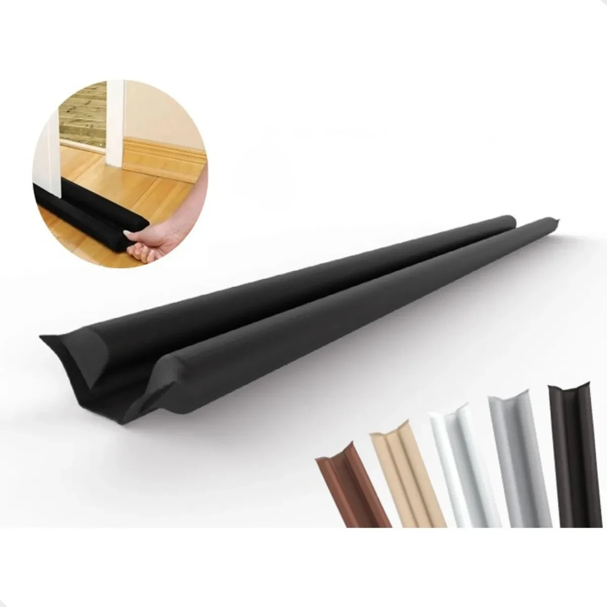 Protetor Veda Porta Rolinho 80cm Preto Ajustável Resistente Ideal Para Todos Os Cômodos Contra Frio Ruído Poeira Insetos Térmico Acústico Protetor Veda Porta Rolinho 80cm Preto Ajustável Resistente Ideal Para Todos Os Cômodos Contra Frio Ruído Poeira Insetos Térmico Acústico