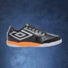 Chuteira Futsal Umbro Pro 5 Bump Club Profissional Reforçada - Preto e Vermelho