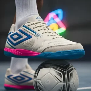Chuteira Futsal Umbro Pro 5 Club Unissex Original na cor preta com detalhes
