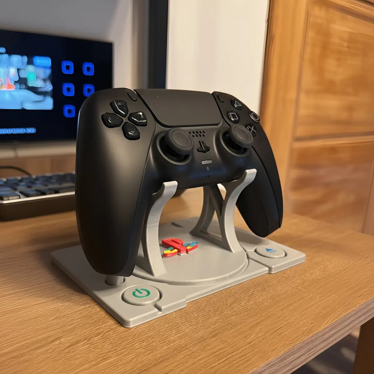 Suporte Controle Compatível Com Ps5/4 - Design Ps1, Demais! Suporte Controle Compatível Com Ps5/4 - Design Ps1, Demais!