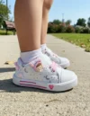 Tênis infantil feminino Linda Jú Coroa branco com laço e velcro