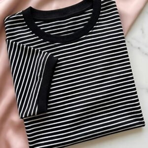 Blusa Feminina T-shirt Listrada Básica Social Manga Curta